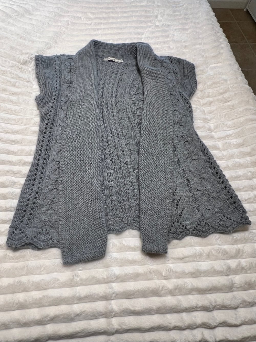 American Rag Cie Gray Open-Front Cable Knit Sleeveless Cardigan